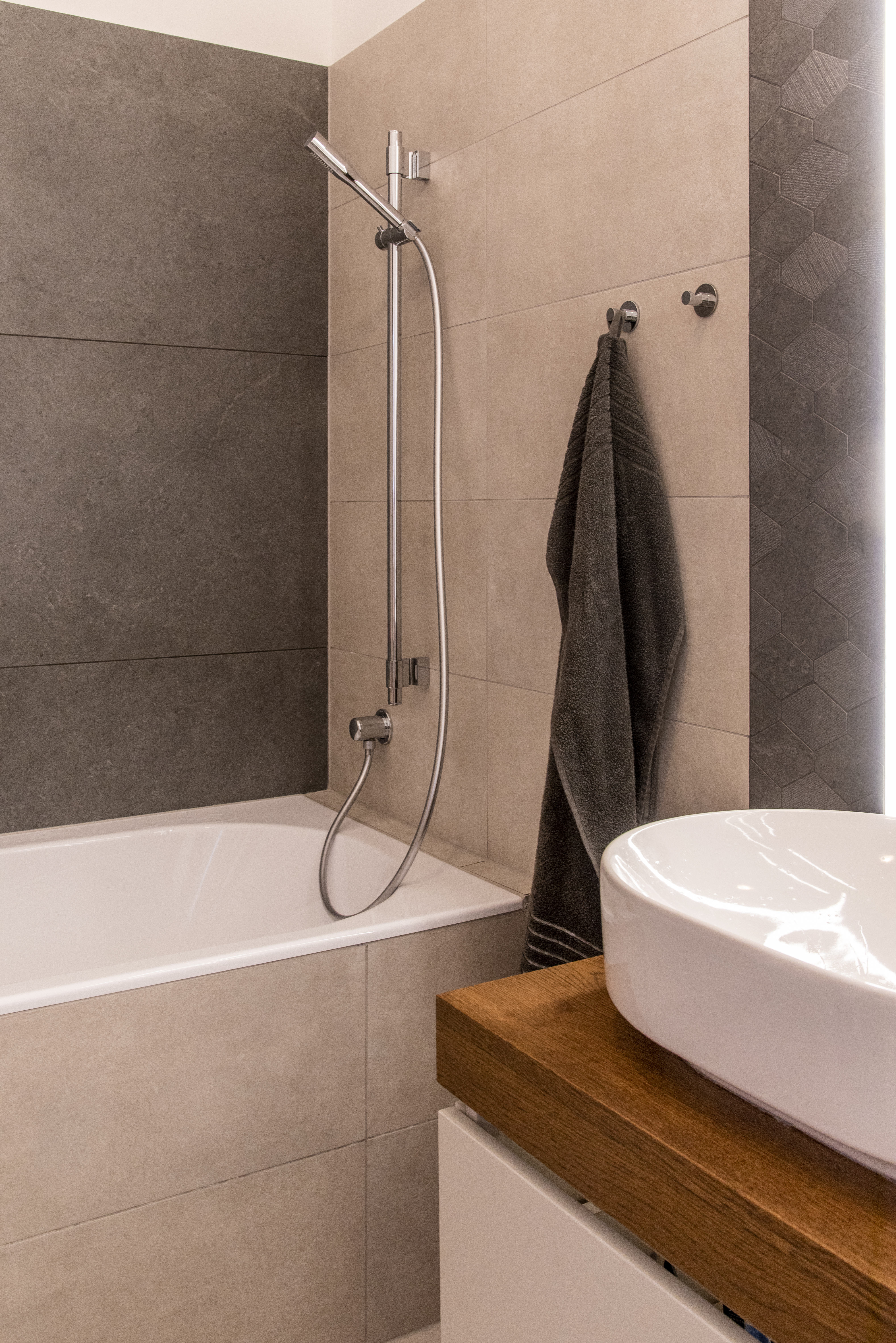 Flexible sliding panels