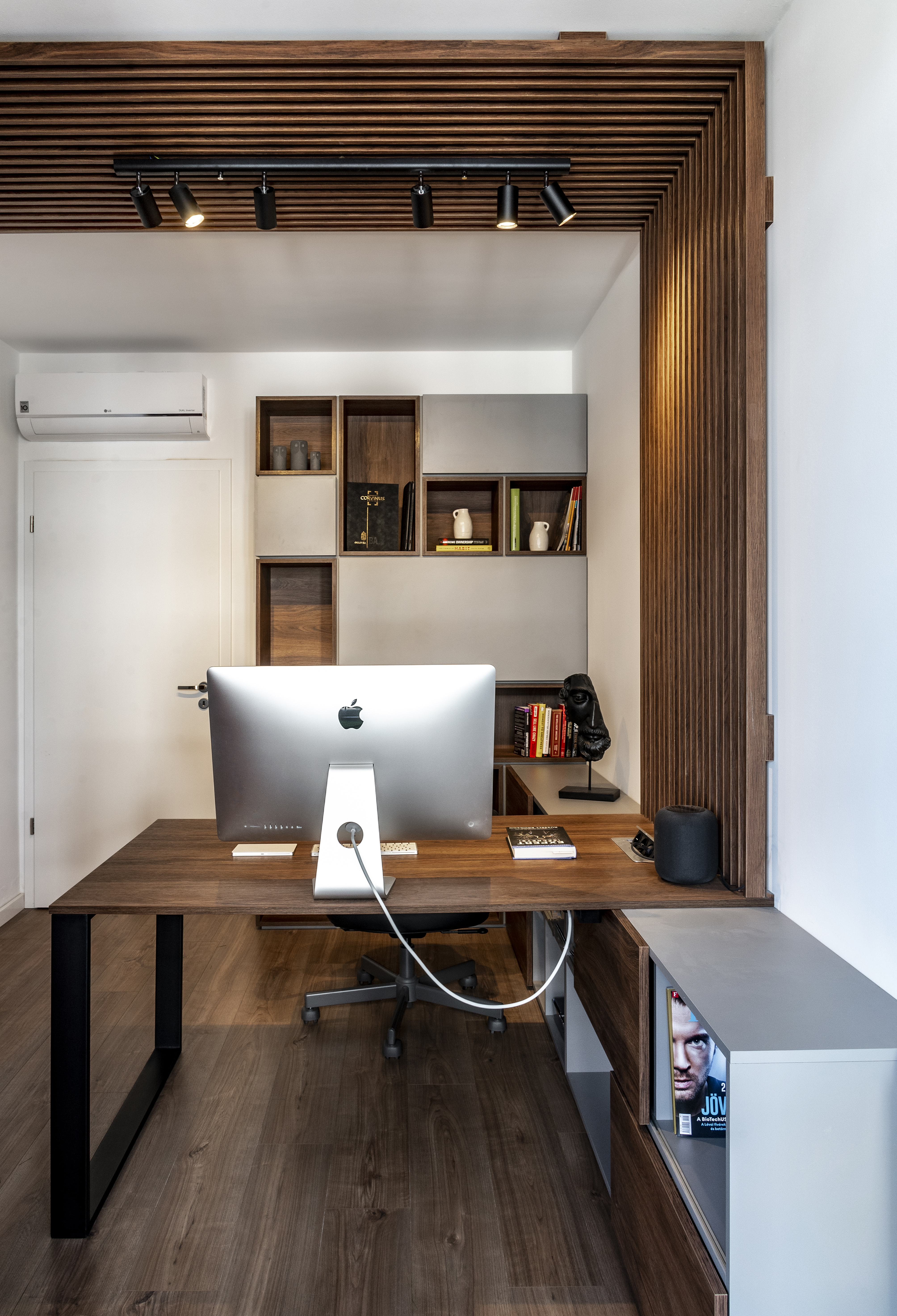 Dynamic main workspace